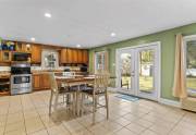 eat-in-kitchen