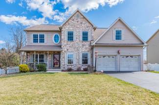 2335 Longwood Ln, Enola, PA 17025