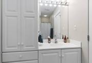 bathroom-full-1st-vanity