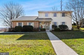 340 Allenview Dr, Mechanicsburg, PA 17055