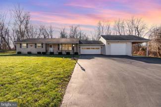 45 N Old Stonehouse Rd, Carlisle, PA 17015