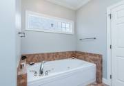 owner-suite-bath-tub